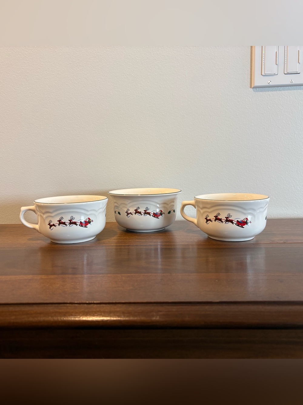 RARE Pfaltzgraff Snow Village Soup Chili Handled Mugs w/Flared Serving Bowl USA